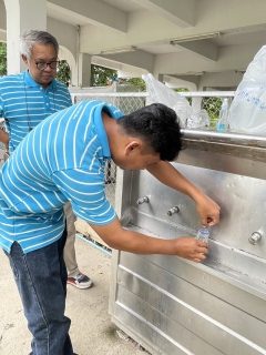 ไฟล์แนบ กปภ.สาขาตะพานหิน ดำเนินโครงการ "หลอมรวมใจ มอบน้ำใสสะอาดให้โรงเรียน"               