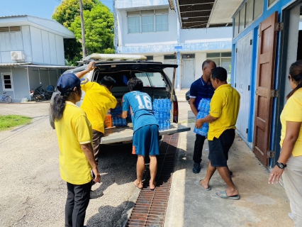 ไฟล์แนบ กปภ.สาขากระบี่ สนับสนุนน้ำดื่มบรรจุขวดตราสัญลักษณ์ กปภ. จำนวน 228 ขวด เพื่อให้บริการแก่ผู้เข้าร่วมโครงการเฉลิมพระเกียรติพระบาทสมเด็จพระเจ้าอยู่หัว เนื่องในโอกาสพระราชพิธีมหามงคลเฉลิมพระชนมพรรษา 6 รอบ 28 กรกฎาคม 2567