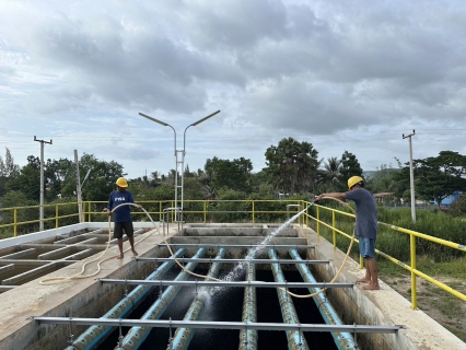 ไฟล์แนบ กปภ.สาขาประจวบคีรีขันธ์ ดำเนินการล้างถังตกตะกอนโรงกรองน้ำ ขนาด 200 ลบ.ม./ชม. ณ สถานีเพิ่มแรงดันบ่อนอกและระบบผลิต