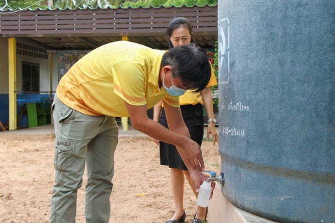 ไฟล์แนบ กปภ.ข.๓ ร่วมกับ กปภ.สาขาบางสะพาน ดำเนินโครงการ"หลอมรวมใจ มอบน้ำใสสะอาดให้โรงเรียน เฉลิมพระเกียรติพระบาทสมเด็จพระเจ้าอยู่หัว เนื่องในโอกาสพระราชพิธีมหามงคลเฉลิมพระชนมพรรษา ๖ รอบ ๒๘ กรกฎาคม ๒๕๖๗