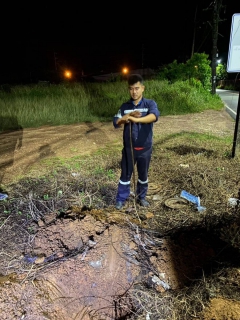 ไฟล์แนบ กปภ.สาขาตะกั่วป่า ดำเนินงานตามแผนบริหารจัดการน้ำสูญเสียเชิงรุก ทำ Step Test ลงพื้นที่เดินเท้าหาท่อแตกรั่ว เพื่อลดการเกิดน้ำสูญเสีย