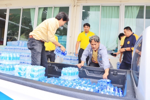 ไฟล์แนบ ประปาฯปทุมธานี ร่วมส่งมอบน้ำใจช่วยเหลือน้ำดื่มบรรจุขวด แก่ผู้ประสบภัยอุทกภัยภาคเหนือ