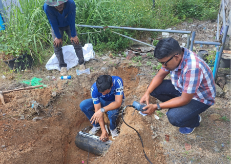 ไฟล์แนบ การประปาส่วนภูมิภาค (กปภ.) สาขาบ้านนาสาร ลงพื้นที่หาท่อแตก ท่อรั่ว DMA MM -04 ถังสูงอิปัน อ.พระแสง จ.สุราษฎร์ธานี 