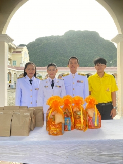 ไฟล์แนบ กปภ.สาขาพังงา เข้าร่วมพิธีทำบุญตักบาตรถวายพระราชกุศล และพิธีวางพวงมาลาถวายราชสักการะ เนื่องในวันนวมินทรมหาราช 