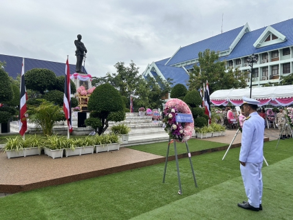 ไฟล์แนบ กปภ.เขต ๓ ร่วมประกอบพิธีวางพวงมาลาและถวายเครื่องราชสักการะพระบรมราชานุสาวรีย์ พระบาทสมเด็จพระจุลจอมเกล้าเจ้าอยู่หัว รัชกาลที่ ๕ เนื่องในวันปิยมหาราช ๒๓ ตุลาคม 