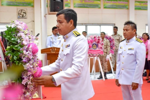 ไฟล์แนบ การประปาส่วนภูมิภาคสาขาท่าแซะ ร่วมวางพวงมาลาน้อมรำลึกถึงพระมหากรุณาธิคุณ ร.5 เนื่องใน วันปิยมหาราช