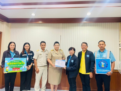 ไฟล์แนบ กปภ.สาขาหาดใหญ่(พ) มอบประกาศนียบัตรน้ำดื่มโรงเรียน ผ่านเกณฑ์คุณภาพน้ำดื่มได้ ในโครงการหลอมรวมใจ มอบน้ำใสให้โรงเรียน ปี 67 