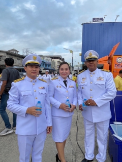 ไฟล์แนบ การประปาส่วนภูมิภาคสาขาชุมพร ร่วมสนับสนุนน้ำดื่มบรรจุขวดตราสัญลักษณ์ เนื่องในวันคล้ายวันพระบรมราชสมภพพระบาทสมเด็จพระบรมชนกาธิเบศร มหาภูมิพลอดุลยเดชมหาราช บรมนาถบพิตร วันชาติ และวันพ่อแห่งชาติ 