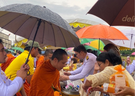 ไฟล์แนบ การประปาส่วนภูมิภาคสาขาเวียงสระ เข้าร่วมพิธีทำบุญตักบาตรถวายพระราชกุศล เนื่องในวันคล้ายวันพระบรมราชสมภพพระบาทสมเด็จพระบรมชนกาธิเบศ มหาภูมิพลอดุลยเดชมหาราช บรมนาถบพิตร วันชาติและวันพ่อแห่งชาติ ๕ ธันวาคม ๒๕๖๗