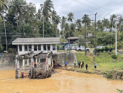 ไฟล์แนบ ผอ.กปภ.ข.4 ลงพื้นที่ กปภ.สาขาหลังสวน ติดตามสถานการณ์น้ำและเร่งฟื้นฟูผลกระทบจากสถานการณ์น้ำหลาก