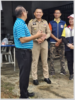 ไฟล์แนบ กปภ.ข.4 และ กปภ.สาขาขนอม ร่วมสนับสนุนน้ำดื่มบรรจุขวดตราสัญลักษณ์ กปภ. เพื่อช่วยเหลือผู้ประสบภัยน้ำท่วม ณ ศูนย์ช่วยเหลือผู้ประสบภัยกิ่งกาชาดอำเภอสิชล จังหวัดนครศรีธรรมราช