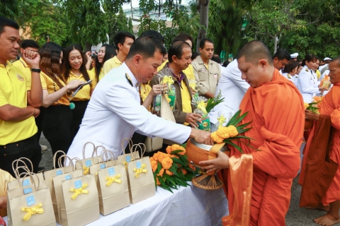 ไฟล์แนบ กปภ.สาขาประจวบคีรีขันธ์ ร่วมพิธีวางพานพุ่มดอกไม้ถวายบังคม และพิธีเจริญพระพุทธมนต์ ทำบุญตักบาตรถวายพระราชกุศล เนื่องในวัน สมเด็จพระเจ้าตากสินมหาราช