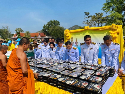 ไฟล์แนบ กปภ.สาขากุยบุรี ร่วมส่งเสริมพระพุทธศาสนา มอบน้ำดื่มบรรจุขวดตราสัญลักษณ์ กปภ. สนับสนุนกิจกรรมจาริกธุดงค์เฉลิมพระเกียรติ