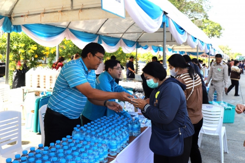 ไฟล์แนบ กปภ.ข.10 ร่วมกับ กปภ.สาขานครสวรรค์ ตั้งจุดบริการน้ำเพื่อประชาชนและเชิญชวนสมัครใช้บริการชำระค่าน้ำออนไลน์ของ กปภ.ตามโครงการ PWA Always On ในโอกาส นายกฯ ลงพื้นที่ จ.นครสวรรค์