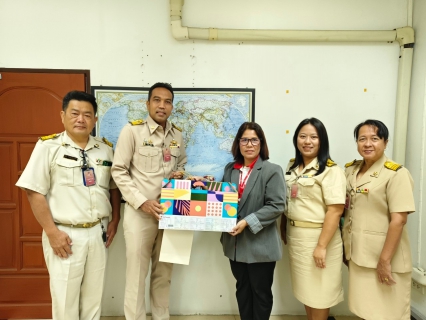 ไฟล์แนบ กปภ.สาขาท่ามะกา เข้าสวัสดีปีใหม่หัวหน้าส่วนราชการ และลูกค้ารายใหญ่ วันจันทร์ที่ 6 มกราคม 2568  ได้แก่ อบต.ทุ่งทอง, บริษัท ศรีฟ้าโฟรเซนฟู้ด จำกัด (โรงงานขนมร้านศรีฟ้าเบเกอรี่) และบริษัท วีอาร์พี ฟู้ด แอนด์ เบเกอร์รี่ จำกัด (โรงงานขนมร้านปั้นคำหอม) เพื่อสวัสดีปีใหม่ ปี 2568 และประสานงานเกี่ยวกับโครงการจิตอาสา กปภ.เฉลิมพระเกียรติ ปี 2568