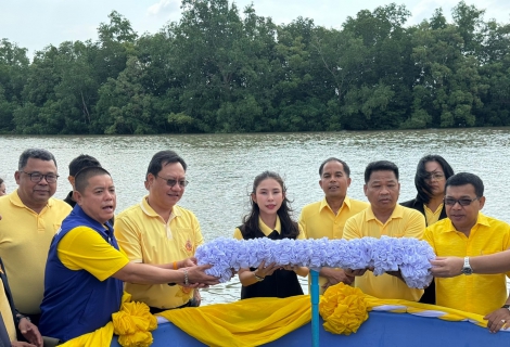 ไฟล์แนบ การประปาส่วนภูมิภาคสาขากาญจนดิษฐ์ โดยนายสุรพงศ์ สมหวัง ผู้จัดการ กปภ.สาขากาญจนดิษฐ์ มอบหมายให้หัวหน้างานอำนวยการและพนักงานในสังกัด เข้าร่วมพิธีปล่อยพันธุ์สัตว์น้ำเพิ่มผลผลิตสัตว์น้ำมูลค่าสูงในแหล่งน้ำธรรมชาติลุ่มน้ำตาปีอ่าวบ้านดอน จังหวัดสุราษฎร์ธานี