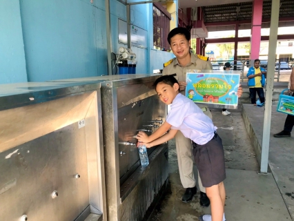 ไฟล์แนบ กปภ.สาขาพัทยา ร่วมโครงการ หลอมรวมใจ มอบน้ำใสให้โรงเรียน เฉลิมพระเกียรติพระบาทสมเด็จพระเจ้าอยู่หัว เนื่องในโอกาสพระราชพิธีมหามงคล เฉลิมพระชนมพรรษา ๖ รอบ ๒๘ กรกฎาคม ๒๕๖๗