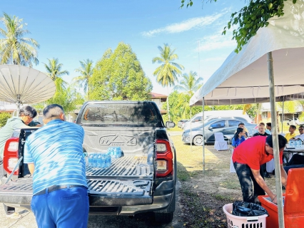 ไฟล์แนบ กปภ.สาขาตะกั่วป่า สนับสนุนน้ำดื่มบรรจุขวดตราสัญลักษณ์ กปภ. ให้กับสถานีวิทยุกระจายเสียงแห่งประเทศไทยอำเภอตะกั่วป่า ภายใต้โครงการกปภ.ปันน้ำใจ (PWA Care)