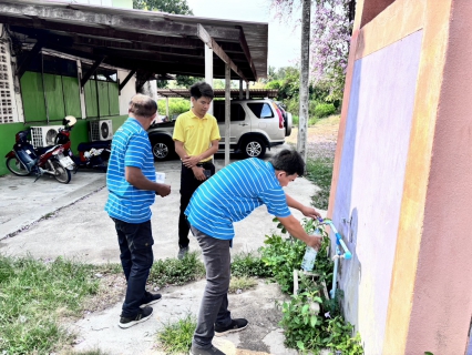 ไฟล์แนบ กปภ.สาขาลาดยาวดำเนินโครงการ "หลอมรวมใจ มอบน้ำใสสะอาดให้โรงเรียน" เฉลิมพระเกียรติพระบาทสมเด็จพระเจ้าอยู่หัวฯ (ระยะที่ 2)