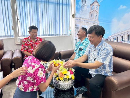 ไฟล์แนบ กปภ.สาขาภูเก็ต จัดกิจกรรมสรงน้ำพระ พร้อมรดน้ำดำหัวผู้ใหญ่ สืบสานประเพณีวันสงกรานต์ ปี 2568
