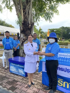 ไฟล์แนบ กปภ.สาขานครศรีธรรมราช แจกน้ำดื่มบรรจุขวดตราสัญลักษณ์ กปภ. แก่ผู้มาร่วมพิธีปลูก "พระศรีมหาโพธิทศมราชบพิตร"