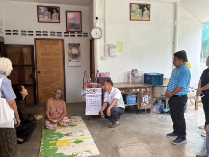 ไฟล์แนบ กปภ.สาขาขอนแก่น (พ) ร่วมมอบน้ำดื่มบรรจุขวดตราสัญลักษณ์ กปภ. พร้อมสำรวจตรวจสอบให้คำเเนะนำการดูเเลอุปกรณ์ประปาภายในบ้านเบื้องต้น ในโครงการ บริหารจัดการเเละนำเทคโนโลยีสิ่งอำนวยความสะดวกให้กับคนพิการในชุมชน 