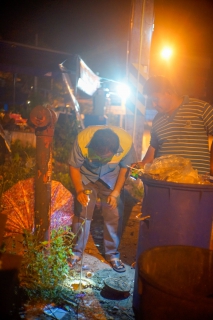 ไฟล์แนบ กปภ.สาขาขนอม ลงพื้นที่ปฏิบัติงานลดน้ำสูญเสีย โดยวิธีเดินสำรวจหาท่อแตก/ท่อรั่ว บริเวณพื้นที่ให้บริการ ต.ท้องเนียน อ.ขนอม จ.นครศรีธรรมราช ตามแผนปฏิบัติการลดน้ำสูญเสีย