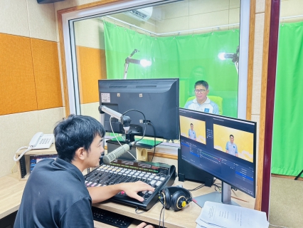 ไฟล์แนบ กปภ.สาขาตะกั่วป่า ร่วมบันทึกเสียงถวายพระพร กับทางสถานีวิทยุกระจายเสียงแห่งประเทศไทยอำเภอตะกั่วป่า