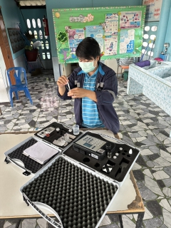ไฟล์แนบ กปภ.สาขาเพชรบุรี ดำเนินงานตรวจสอบท่อรั่วภายใน/ตรวจสอบคุณภาพน้ำโรงเรียนบ้านดอนนาลุ่ม