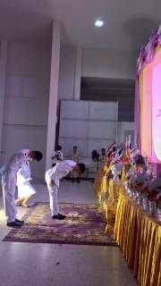 ไฟล์แนบ การประปาส่วนภูมิภาคสาขาเดิมบางนางบวช นำโดยนายยุทธนา ต๊ะปินตา ผู้จัดการฯ พร้อมทั้งหัวหน้างานและพนักงานในสังกัดฯ ร่วมพิธีจุดเทียนถวายพระพรชัยมงคล