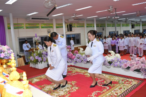 ไฟล์แนบ การประปาส่วนภูมิภาคสาขาท่าแซะ เข้าร่วมพิธีถวายเครื่องราชสักการะและวางพานพุ่ม เบื้องหน้าพระฉายาลักษณ์ฯ พร้อมจุดเทียนถวายพระพรชัยมงคล