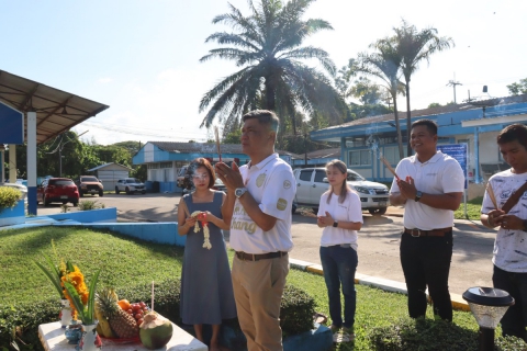 ไฟล์แนบ กปภ.สาขาภูเก็ต จัดกิจกรรมทำบุญสำนักงาน และสักการะศาลพระแม่ธรณีวิสุทธิสรรพสักขีบารมีธำรงชล