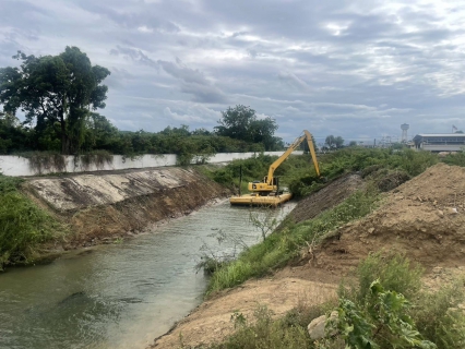 ไฟล์แนบ การประปาส่วนภูมิภาคสาขาเพชรบุรี ได้รับการสนับสนุน จากองค์การบริหารส่วนจังหวัดเพชรบุรี ดำเนินการขุดลอกคลอง ตักตะกอนดินและกำจัดวัชพืชในคลองชักน้ำดิบ