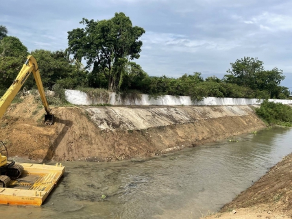 ไฟล์แนบ การประปาส่วนภูมิภาคสาขาเพชรบุรี ได้รับการสนับสนุน จากองค์การบริหารส่วนจังหวัดเพชรบุรี ดำเนินการขุดลอกคลอง ตักตะกอนดินและกำจัดวัชพืชในคลองชักน้ำดิบ