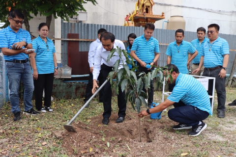 ไฟล์แนบ ผอ.กปภ.ข.10 ตรวจเยี่ยม กปภ.สาขากำแพงเพชร พร้อมปลูก " ต้นมะม่วงพิชัย " คู่ประปา 