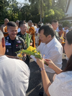 ไฟล์แนบ กปภ.สาขานราธิวาส  ร่วมทำบุญตักบาตรและแสดงตนเป็นพุทธมามกะ และเวียนเทียนรอบองค์พระพุทธทักษิณ