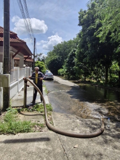 ไฟล์แนบ กปภ.ภูเก็ต นำทีมลงพื้นที่ บริเวณหมู่บ้านเดอะวัลเล่ย์ ตำบลศรีสุนทร อำเภอถลาง จังหวัดภูเก็ต ดำเนินการระบายตะกอนในเส้นท่อจ่ายน้ำ (Blow off)