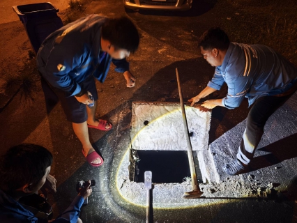 ไฟล์แนบ กปภ.สาขาตะกั่วป่า ดำเนินงานตามแผนบริหารจัดการน้ำสูญเสียเชิงรุก ทำ Step Test พื้นที่ MM-01 สถานีผลิตน้ำโคกเคียน-ตลาดเก่า พร้อมซ่อมปิดจุด เพื่อลดการเกิดน้ำสูญเสีย