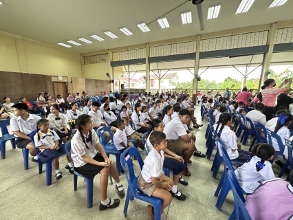 ไฟล์แนบ กปภ.สาขาขลุง เข้าร่วมพิธีมอบทุนการศึกษาแก่เด็กนักเรียน โดย "กองทุนผ้าป่าผลไม้ อำเภอขลุง"