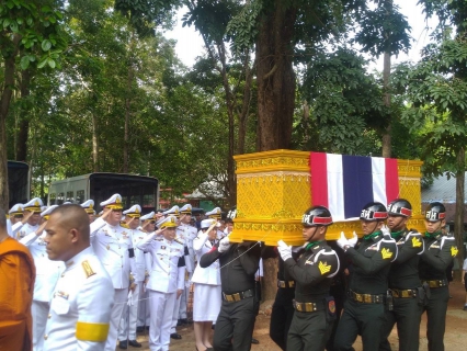 ไฟล์แนบ กปภ.สาขาโพนพิสัย มอบน้ำดื่มบรรจุขวดพิธีพระราชทานน้ำหลวงอาบศพทหารกล้า สละชีพปกป้องอธิปไตยชายแดนไทย-กัมพูชา