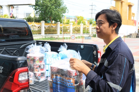ไฟล์แนบ กปภ. สาขาปทุมธานี (พ) ร่วมบริจาคสิ่งของเพื่อช่วยเหลือผู้ประสบภัยชายแดนไทย - กัมพูชา