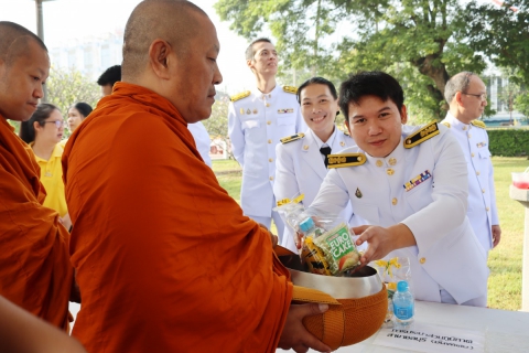 ไฟล์แนบ กปภ.สาขาชลบุรี (พ) สนับสนุนน้ำดื่ม และร่วมกิจกรรมน้อมรำลึก เนื่องในวันคล้ายวันสวรรคต พระบาทสมเด็จพระบรมชนกาธิเบศร มหาภูมิพลอดุลยเดชมหาราช บรมนาถบพิตร 13 ตุลาคม 2568 วันนวมินทรมหาราช