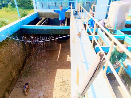 ไฟล์แนบ การประปาส่วนภูมิภาคสาขาบ้านไผ่ ดำเนินการล้างถังตกตะกอน ภายใต้โครงการ บริหารจัดการน้ำสะอาด Water Safety Plan ณ หน่วยบริการบ้านโต้น อ.พระยืน จ.ขอนแก่น