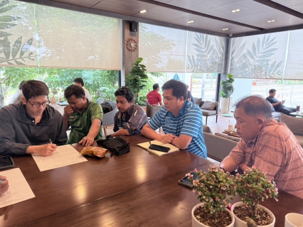 ไฟล์แนบ นายปกรณ์ บัวทอง ผู้จัดการการประปาส่วนภูมิภาคสาขาปากท่อ พร้อมด้วย นายสมจินต์ ศรีทอง หัวหน้างานบริการและควบคุมน้ำสูญเสีย และทีมงานในสังกัด เข้าร่วมประชุมการบริหารพื้นที่จ่ายน้ำในเขตพื้นที่ กปภ.สาขาปากท่อ