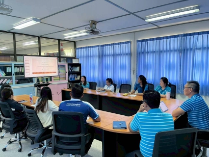 ไฟล์แนบ กปภ. สาขาพนมสารคาม  จัดกิจกรรมแลกเปลี่ยนเรียนรู้หัวข้อ เรื่อง การเขียนหนังสือราชการ  เมื่อวันที่ 24 ตุลาคม  2568 นำโดย นายนนทวัฒน์ วงศ์สุวานิช ผจก.กปภ.สาขาพนมสารคาม พร้อมด้วยนายชนะชล พุ่มแก้ว ผช.ผจก.กปภ.สาขาพนมสารคาม พร้อมด้วย หัวหน้างาน พนักงาน และเจ้าหน้าที่ในสังกัด กปภ.สาขาพนมสารคาม ร่วมแลกเปลี่ยนเรียนรู้ เสริมสร้างการแบ่งปันทักษะและองค์ความรู้ระหว่างหน่วยงานภายใน กับ กปภ. .สาขาพนมสารคาม ในหัวข้อ "การเขียนหนังสือราชการ "  ณ ห้องประชุมชั้น 2 สำนักงานการประปาส่วนภูมิภาคสาขาพนมสารคาม กิจกรรมในครั้งนี้จัดขึ้นโดยมีวัตถุประสงค์เพื่อส่งเสริมการถ่ายทอดองค์ความรู้ และประสบการณ์จากการปฏิบัติงานจริงในแต่ละด้าน มุ่งสร้างบรรยากาศของการแลกเปลี่ยนความคิดเห็นร่วมกันอย่างสร้างสรรค์ ไม่ว่าจะเป็นการนำเสนอแนวทางการดำเนินงาน และการแก้ไขปัญหาที่พบในการปฏิบัติงาน และยังเป็นกลไกที่ช่วยพัฒนาทักษะของบุคลากรให้สา