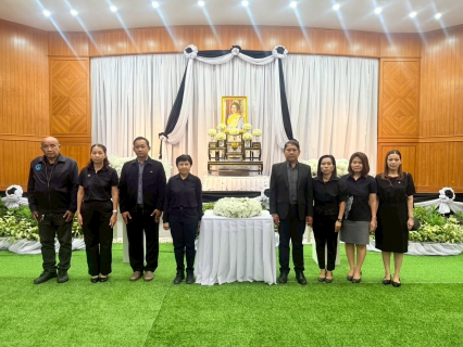 ไฟล์แนบ กปภ.สาขาหาดใหญ่ (พ) ร่วมร้องเพลงชาติและลดธงชาติครึ่งเสาเพื่อถวายอาลัยต่อการสวรรคตของ  สมเด็จพระนางเจ้าสิริกิติ์ พระบรมราชินีนาถ พระบรมราชชนนีพันปีหลวง