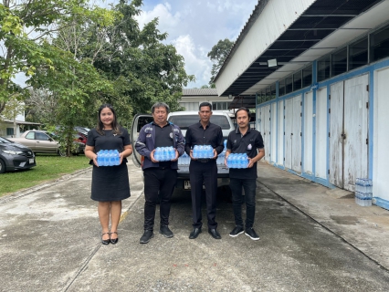 ไฟล์แนบ การประปาส่วนภูมิภาคสาขาขนอม ร่วมสนับสนุนน้ำดื่มบรรจุขวดตราสัญลักษณ์ กปภ. จำนวน 200 ขวด แก่วัดคีรีวง เพื่อใช้ในงานทอดกฐินประจำปี 