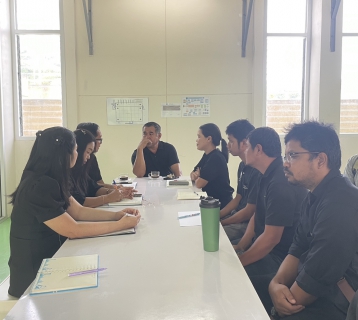 ไฟล์แนบ กปภ.สาขากันตัง ร่วมพิธีถวายความอาลัยต่อการสวรรคตของ สมเด็จพระนางเจ้าสิริกิต์ พระบรมราชินีนาถ พระบรมราชชนนีพันปีหลวง และ จัดกิจกรรม Morning Talk  ประจำเดือน ตุลาคม ครั้งที่ 1/2569