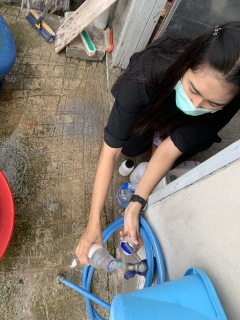 ไฟล์แนบ กปภ.สาขาอ้อมน้อย ลงพื้นที่ตรวจสอบคุณภาพน้ำ บ้านเลขที่ 87/16 หมู่ 10 หมู่บ้านพรหมพิทักษ์ 2 ต.อ้อมน้อย เนื่องจากได้รับแจ้งว่าน้ำประปามีกลิ่นผิดปกติ