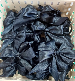 ไฟล์แนบ การประปาส่วนภูมิภาคสาขามหาสารคาม จัดทำ ริบบิ้นสีดำ มอบให้แก่ลูกค้า ประชาชนที่มาใช้บริการ ณ สำนักงาน กปภ.สาขามหาสารคาม